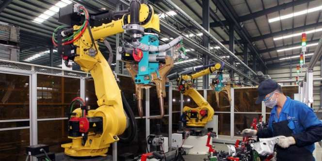 Teganya! Pemasok Apple yang Pilih Pekerjakan Robot