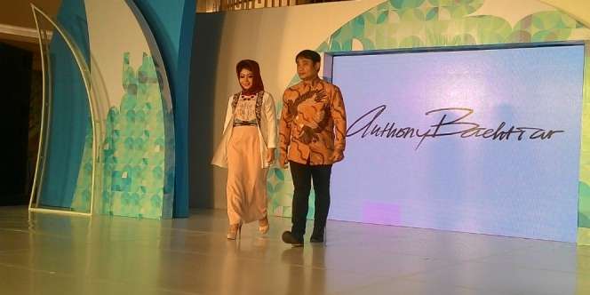 Kain Etnik dan Batik Tertuang dalam Koleksi Anthony Bachtiar