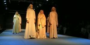 Polyester, Bahan Favorit Desainer Busana Muslim