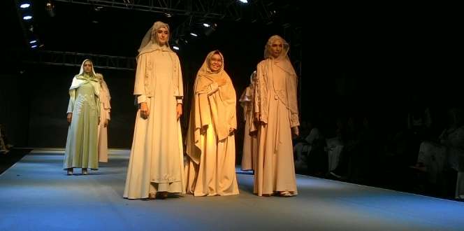 Polyester, Bahan Favorit Desainer Busana Muslim