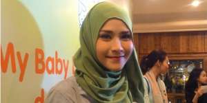 Cara Zaskia Mecca Jaga Anak dari Nyamuk DBD