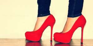 Cara Simpel Nyaman Pakai Heels