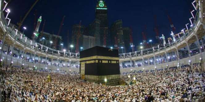 Siaran Langsung Sholat Tarawih Antarkan Wanita Ini Peluk Islam