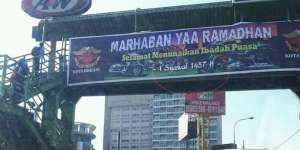 Heboh Spanduk Ramadan `1 Syawal` di Bekasi