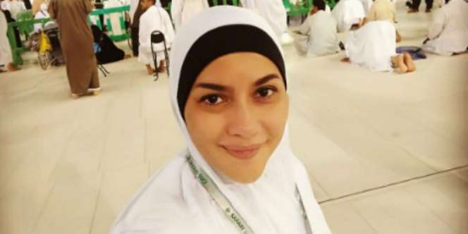 Berhijab, Adik Sarah Sechan Bikin Adem Netizen