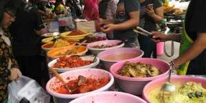 Kini Pasar Takjil Benhil Berubah
