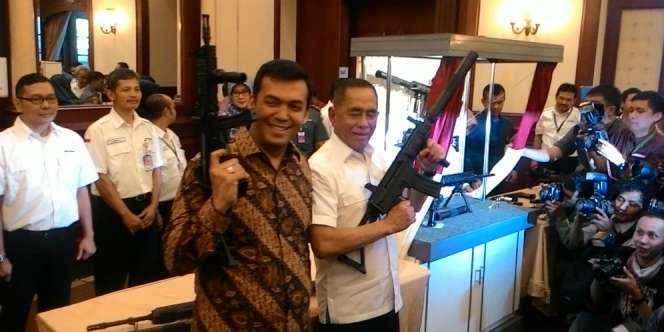 Terungkap! Harga Senjata Terbaru Buatan Pindad