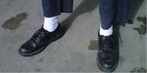 Unik, Isi Daftar Hadir Cukup Lewat Sepatu