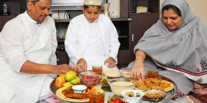 Buka Puasa Unik ala Komunitas Bohra: Makan Garam