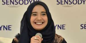 Alami Gigi Sensitif Zaskia Sungkar Berubah Jadi...