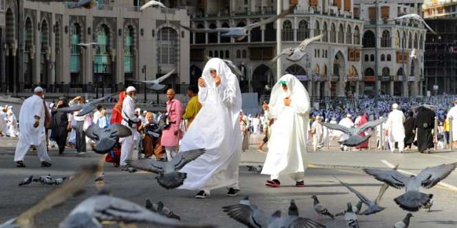 Tips Menjalani Umrah Nyaman Saat Ramadan