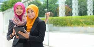 Memilih Produk Perawatan Wajah Aman untuk Hijabers