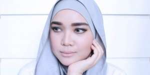 Suci Utami: Tutorial `Smokey Eyes` untuk Hijabers