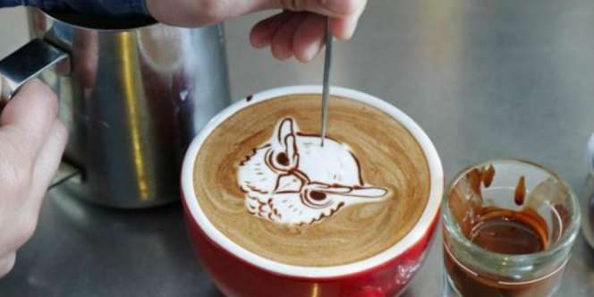 Seni di Atas Segelas Kopi
