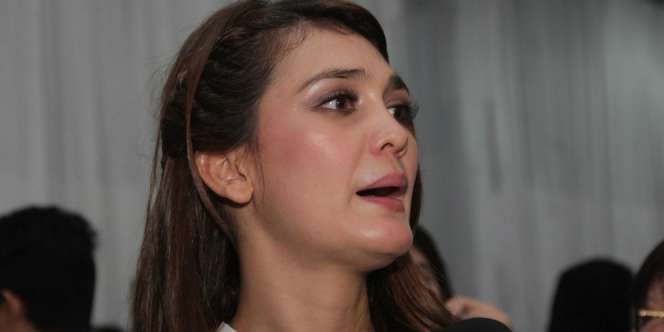 Kolaborasi Baru Luna Maya-Ayu Tingting di Luna Habit