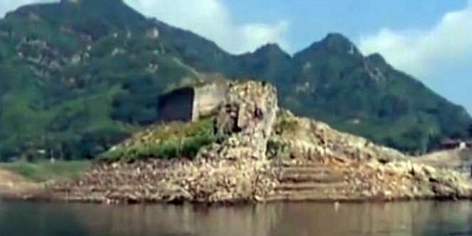 Astaga, Tembok Besar China yang Hilang Muncul dari Dasar Danau