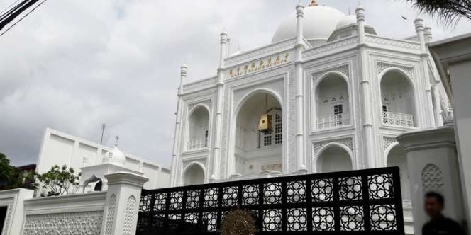 Masjid Ramlie Musofa, `Taj Mahal` di Tepi Kali Sunter