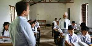 Usir Kesepian, Kakek 68 Tahun Ini Bersekolah