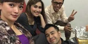 Foto Raffi 'Nyender' di Ayu Ting Ting Bikin Netizen Geram