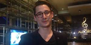 Nino Fernandez Buka Kedai Kopi `Kaki Lima`