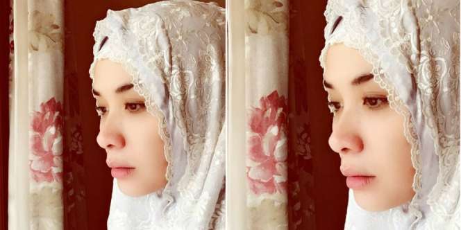 Cantiknya Marsha Timothy Pakai Mukena...