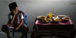 Hukum Puasa Tanpa Makan Sahur