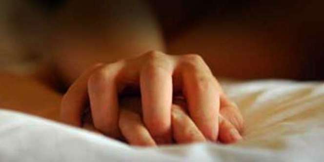 Hati-hati Berhubungan Ketika Istri Menyusui