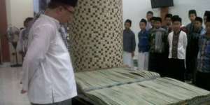 Membaca Alquran Daun Lontar Berusia 200 Tahun