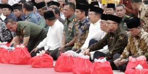 Bertemu Tentara, Jokowi Telepon Menkeu Tanya Pencairan THR