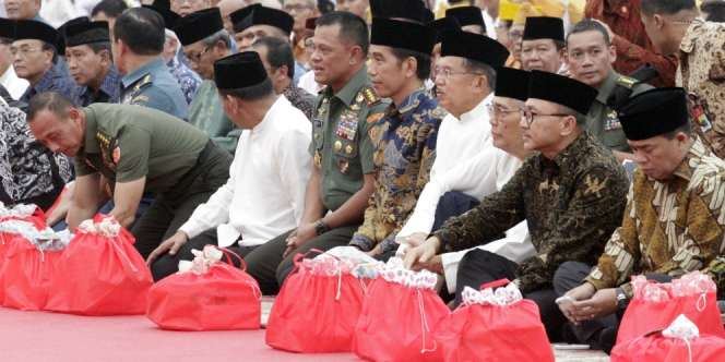 Bertemu Tentara, Jokowi Telepon Menkeu Tanya Pencairan THR