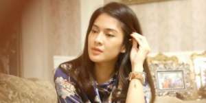 Kaftan dan Gamis Lebaran Dian Sastro Tuai Pujian 
