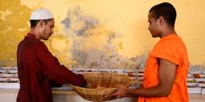 Selama 6 Tahun, Biara Buddha Sediakan Buka Puasa Ramadan