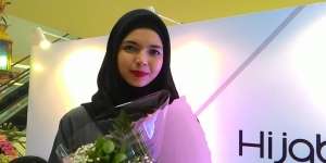 Tips Pakai Abaya Saat Lebaran