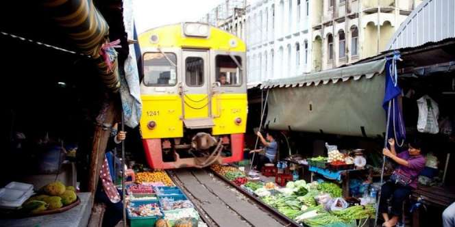Unik Tapi Ngeri, Pasar di Atas Rel Kereta Api
