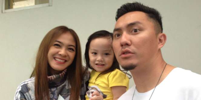 Istri Omesh Mulai Kenalkan Tradisi Lebaran ke Buah Hati