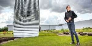 Karena Polusi, Seniman Ini Buat Air Purifier Terbesar Sedunia