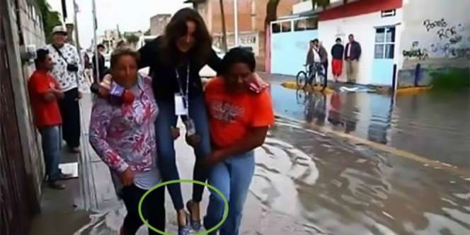 Digendong Takut Sepatu Mahal Basah, Reporter TV Dipecat