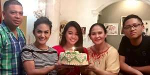 Mengharukan! Ini Ucapan Ulang Tahun untuk Aurel dari KD