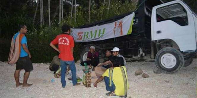 Masyaallah, Perjuangan Amil Zakat Ini Bikin Merinding