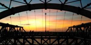 `Jembatan Suroboyo` dari Jepretan Netizens