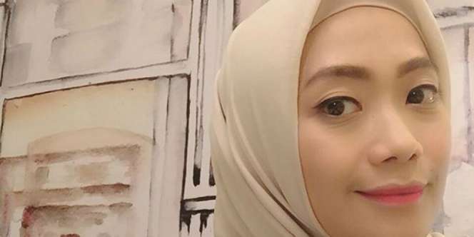 Tutorial Hijab Simpel Ala Ayu Aryuli