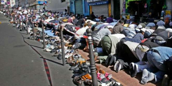 Bolehkah Sholat Mengenakan Kaos Kaki?