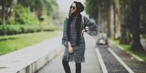 Cassandra Dini: Cara Mudah Padukan Tunik 'Wol'