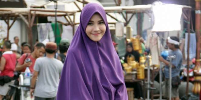 Hijab Syar'i Zaskia Adya Mecca Banjir Pujian