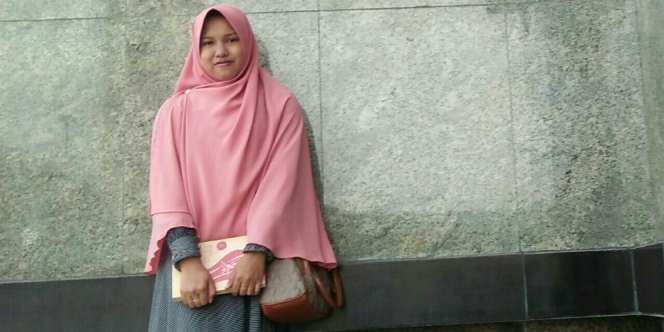 Emmie Susanti: Terpukul, Dicibir, Hijab Syar'i Menuntunku
