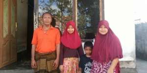 Kegigihan Anak Sopir Angkot Demi Mimpi Kuliah 