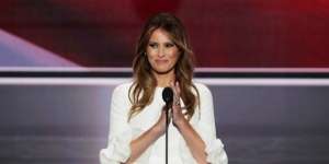 Dalam Sejam, Gaun Melania Trump Saat Pidato Ludes Terjual