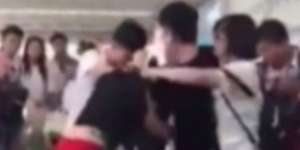 Istri Pergoki Selingkuhan Suami, Astaga Lihat yang Terjadi..