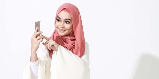 Bibir Menawan dengan Trik Pulaskan Matte Lipstick