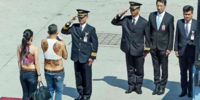 Penampilan 'Gembel' Si Calon Raja Itu Bikin Kaget